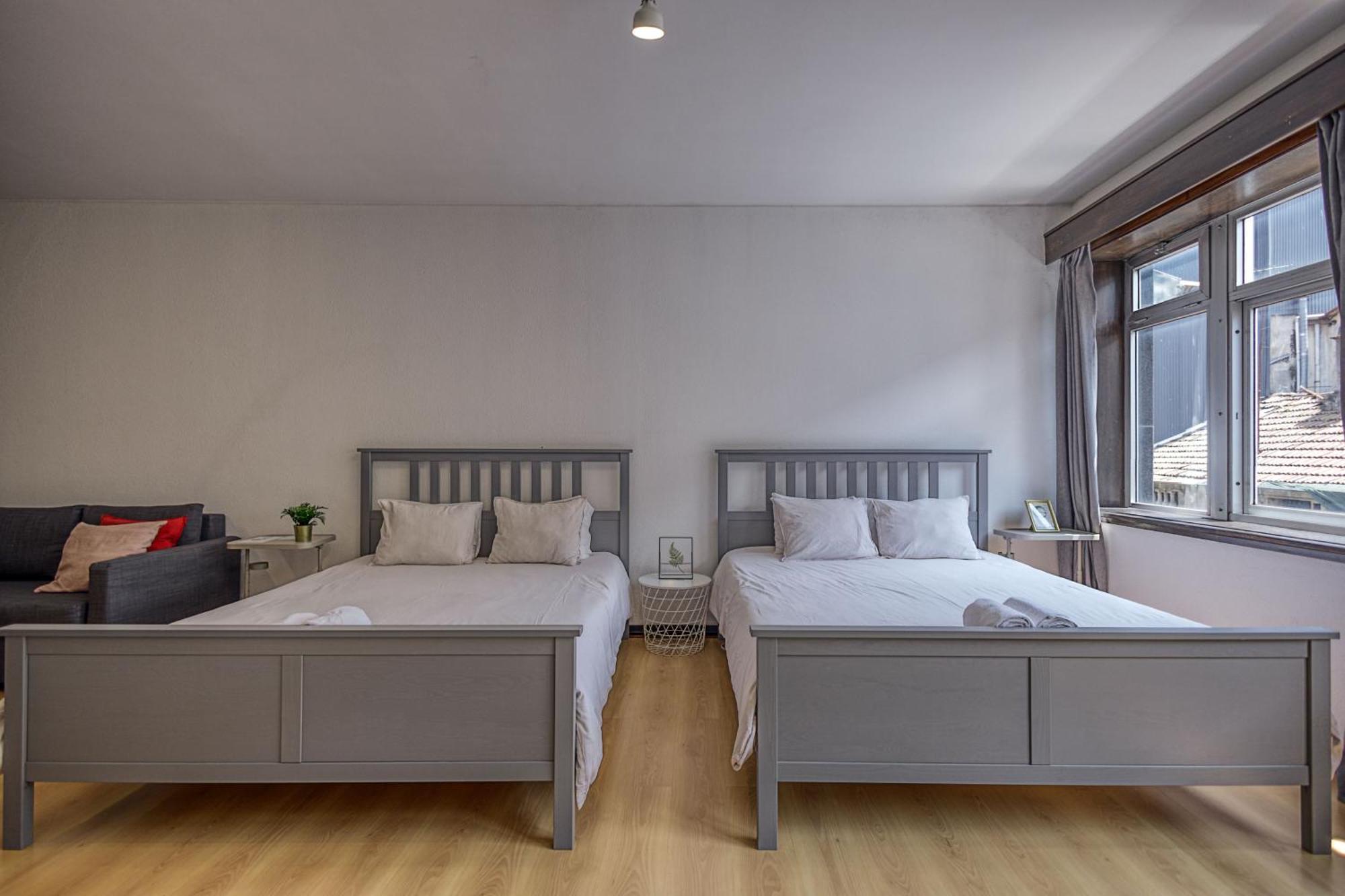Travel & Live Aliados Apartment Porto Bilik gambar