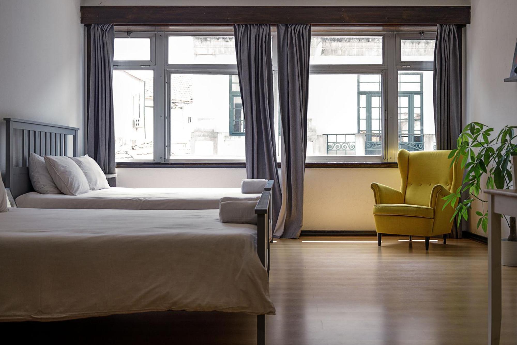 Travel & Live Aliados Apartment Porto Bilik gambar